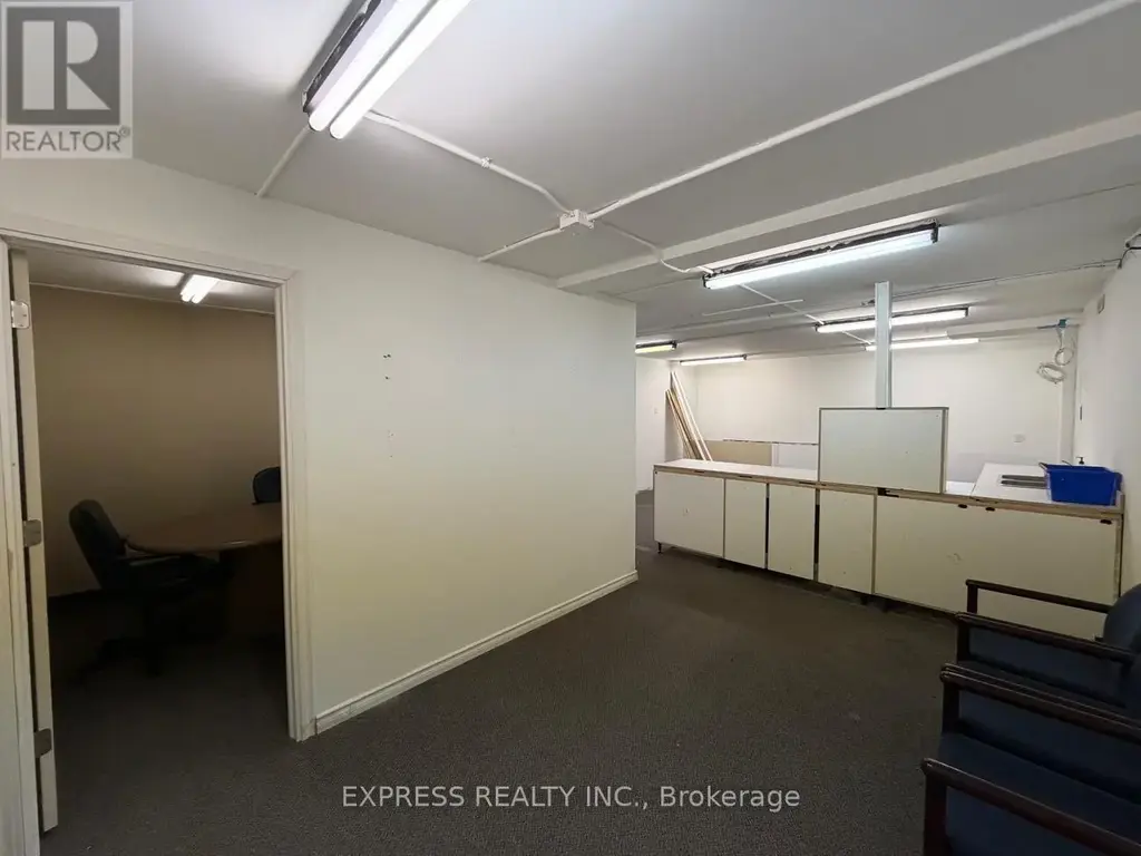 West Bsmt - 8300 Yonge Street, Vaughan (Uplands)